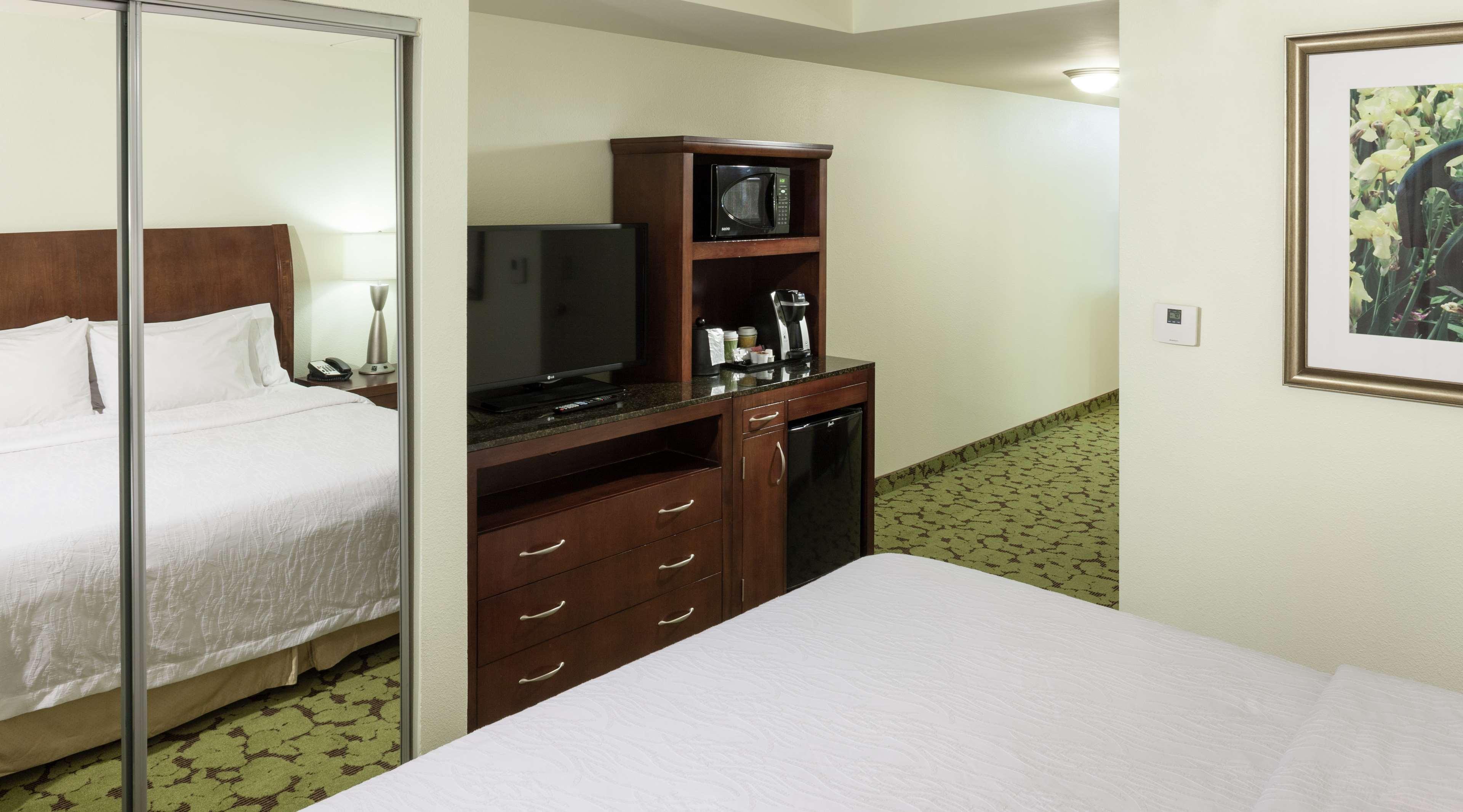 Hilton Garden Inn Dallas/Данканвиль Экстерьер фото