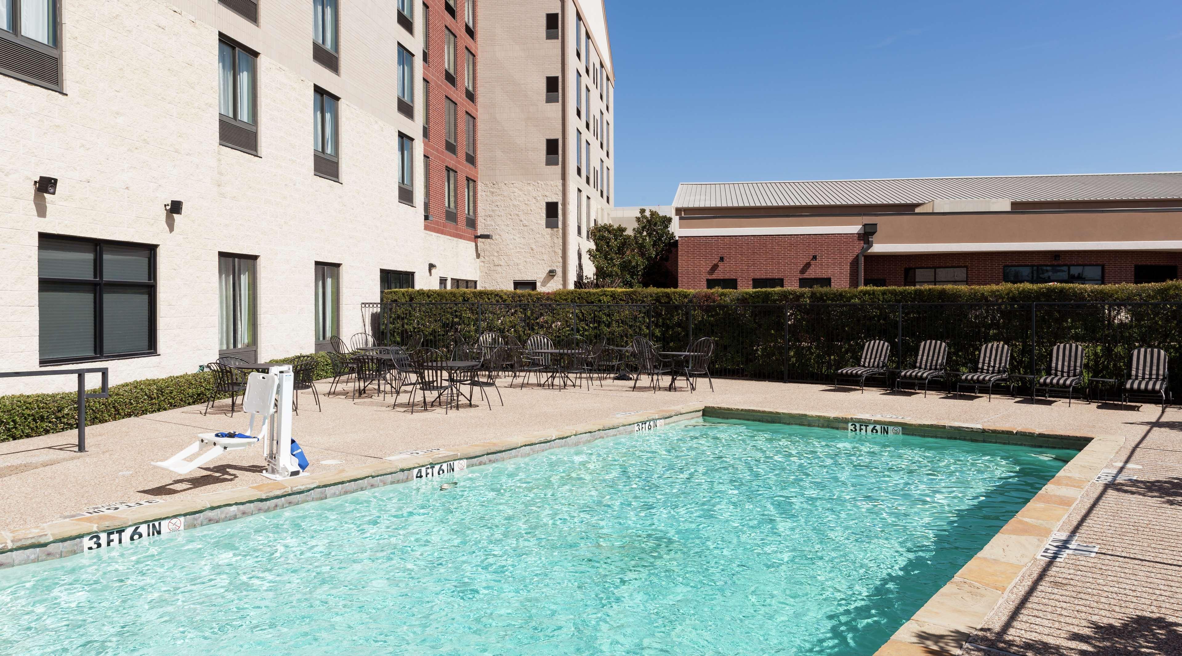 Hilton Garden Inn Dallas/Данканвиль Экстерьер фото