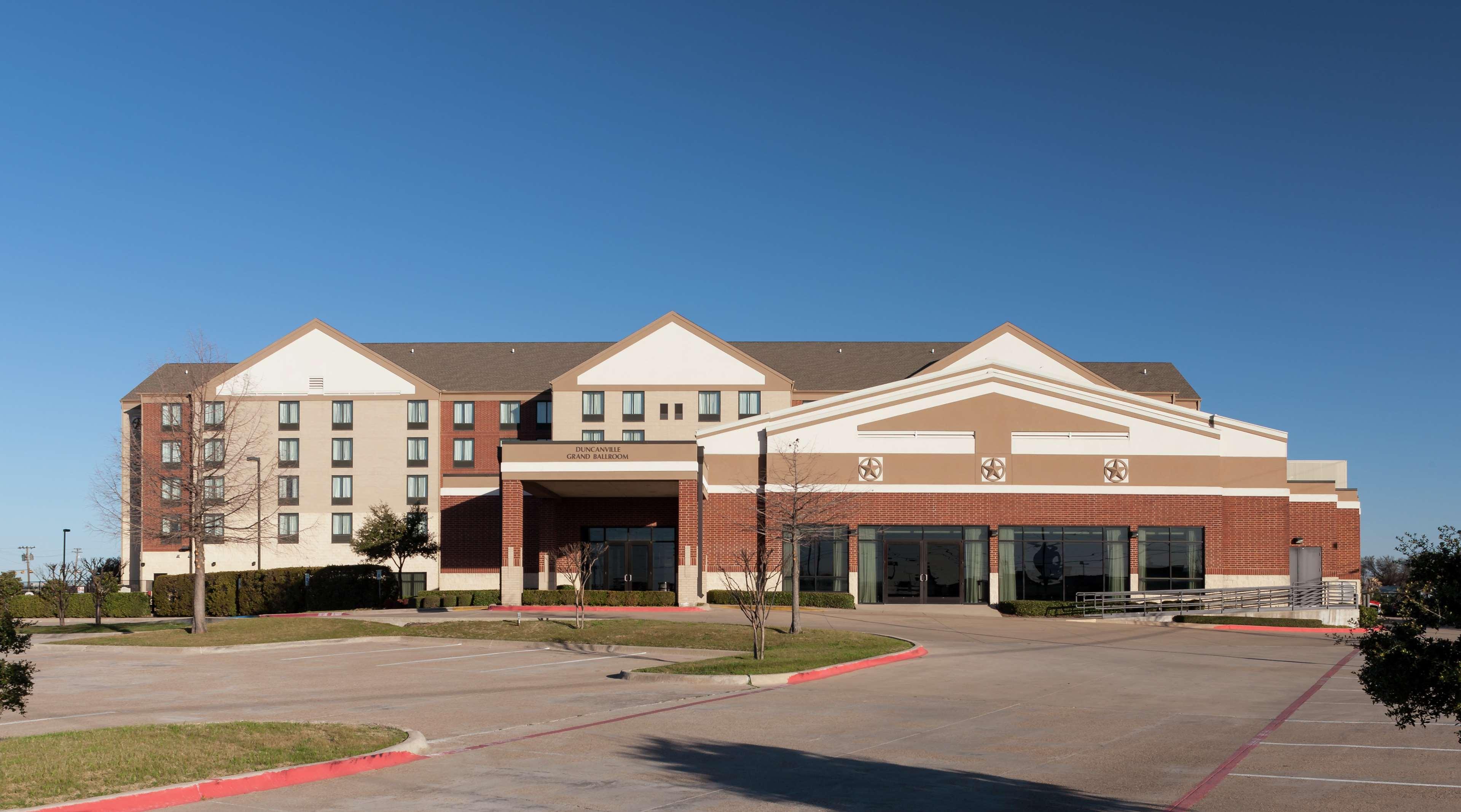 Hilton Garden Inn Dallas/Данканвиль Экстерьер фото