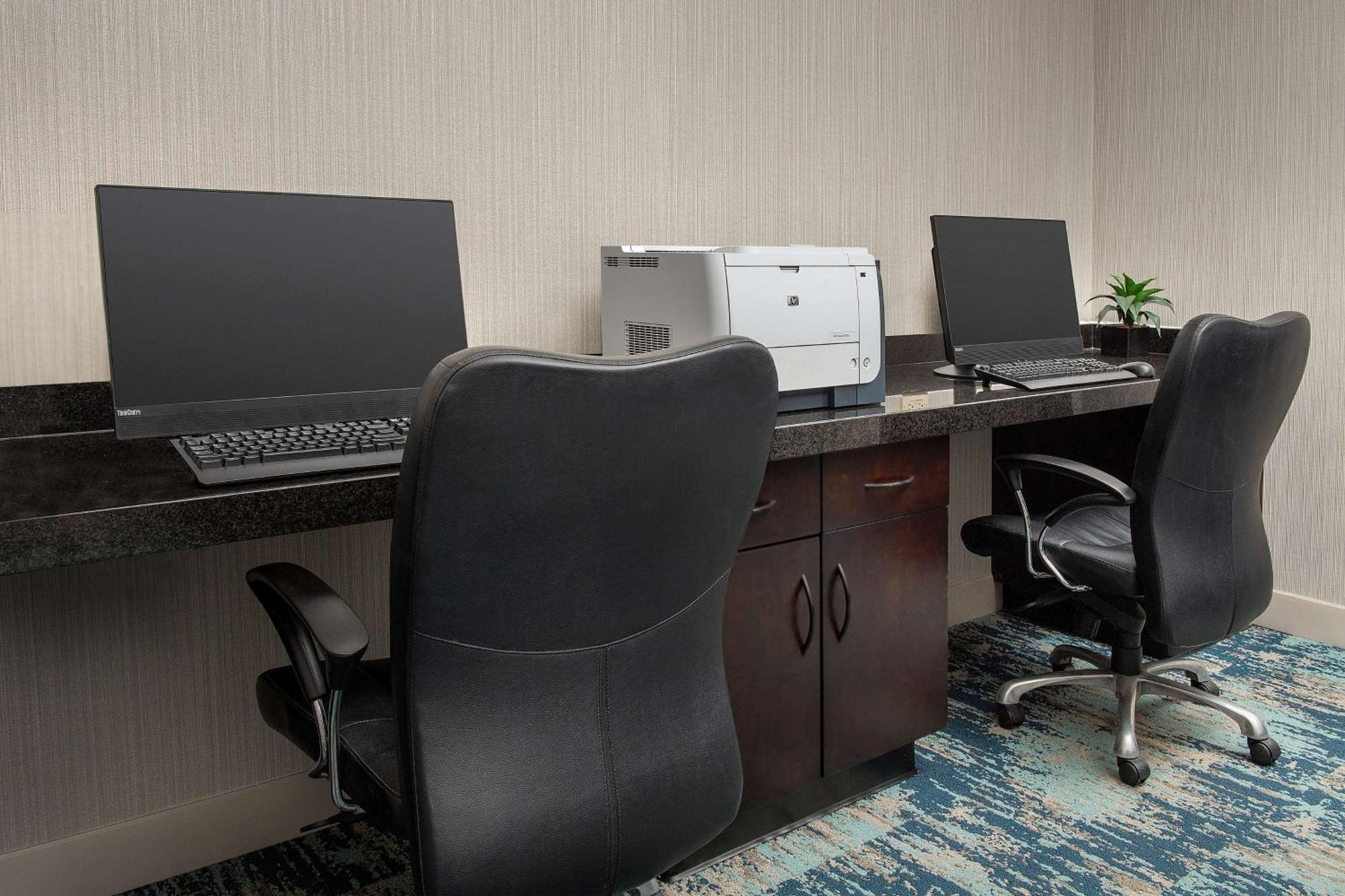 Hilton Garden Inn Dallas/Данканвиль Экстерьер фото