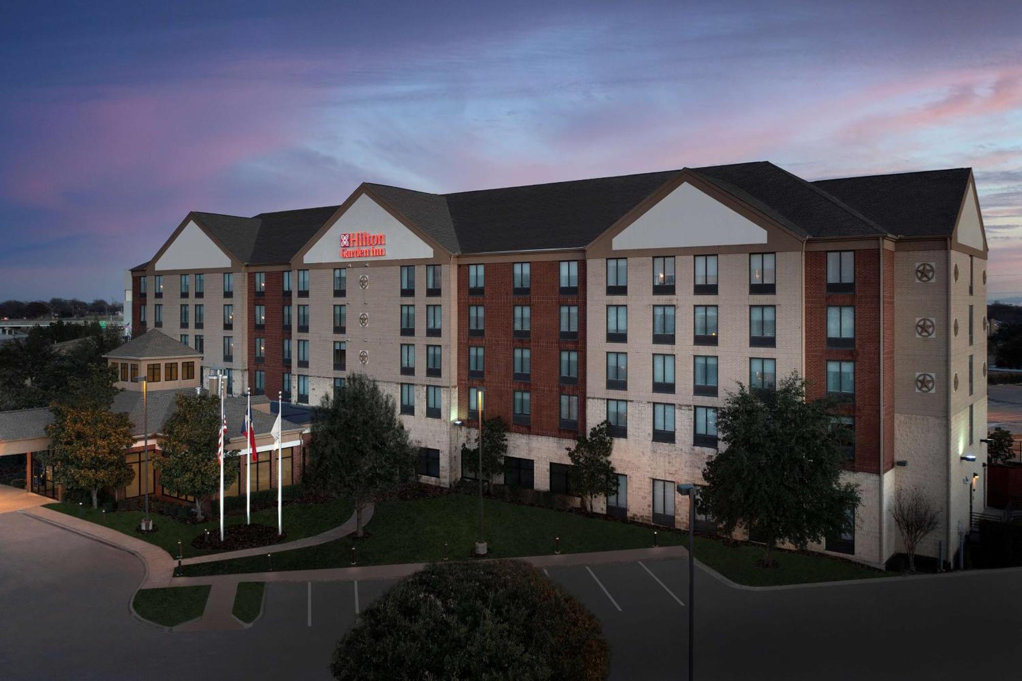 Hilton Garden Inn Dallas/Данканвиль Экстерьер фото